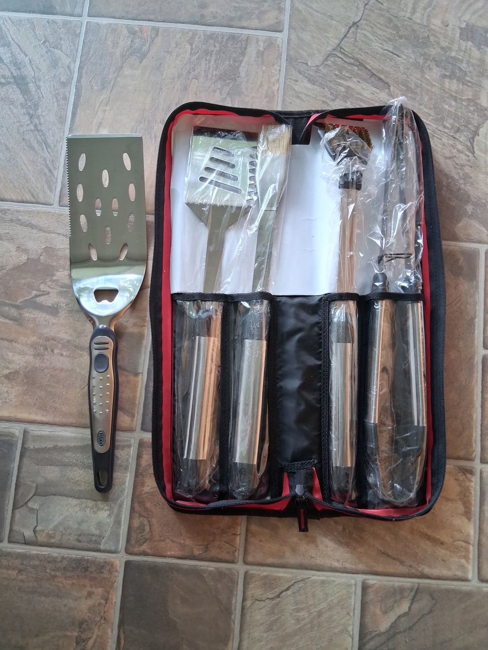 New Stainless Steel BBQ Tool Set With Case with extra Spatula- Home Kitchen.